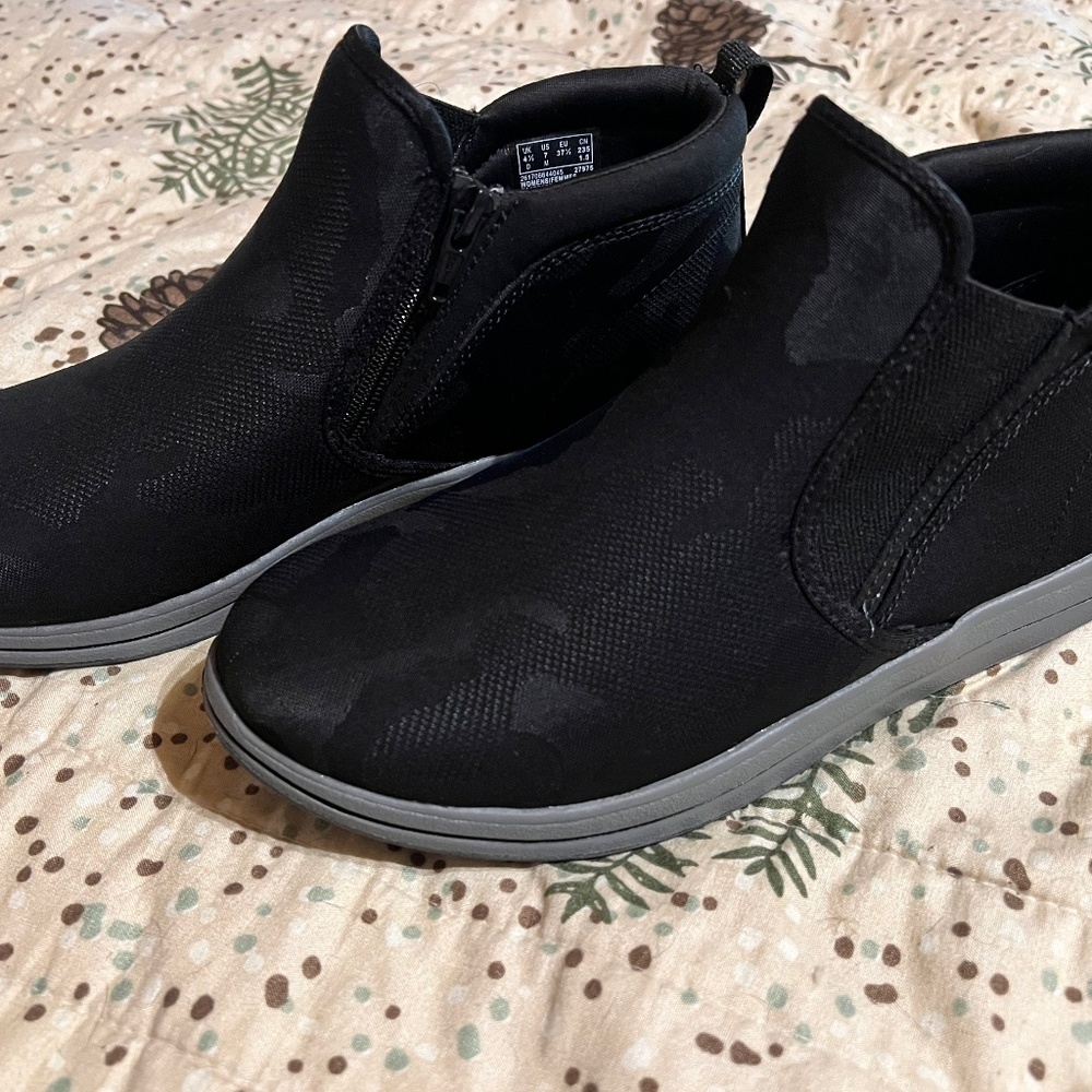 Clark’s Cloudsteppers booties